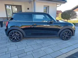Schwarz Gebraucht 2023 Mini Cooper SE Classic Kleinwagen | 20.990 € (Guter Preis)