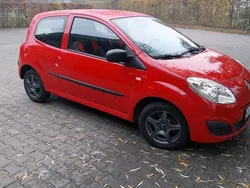 Rot Gebraucht 2010 Renault Twingo Kleinwagen | 3.000 €