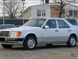 Arcticweiss Gebraucht 1990 Mercedes 300 Limousine | 9.000 €
