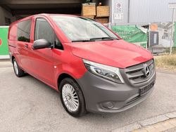 Rot Gebraucht 2018 Mercedes Vito Van / Kleinbus | 11.490 €
