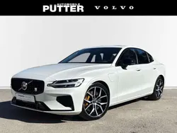 Metallic (weiss Gebraucht 2024 Volvo S60 Limousine | 49.890 €