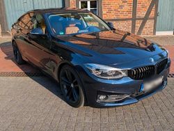 Blau Gebraucht 2017 BMW 330 Sport Line Limousine | 24.900 € (Etwas zu teuer)