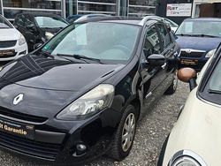 Schwarz Gebraucht 2011 Renault Clio II Dynamique Limousine | 3.390 € (Etwas zu teuer)