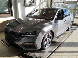 Graphitegrau metallic Gebraucht 2022 Skoda Octavia RS Limousine | 32.925 € (Etwas zu teuer)