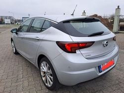 Silber Gebraucht 2015 Opel Astra Edition Limousine | 5.400 € (Fairer Preis)