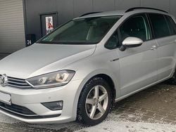 Silber Gebraucht 2015 VW Golf Sportsvan LOUNGE Van / Kleinbus | 14.499 € (Etwas zu teuer)