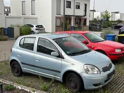 Blau Gebraucht 2005 Toyota Yaris Limousine | 1.900 € (Fairer Preis)