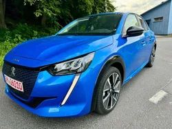 Blau Gebraucht 2021 Peugeot e-208 Kleinwagen | 14.999 € (Guter Preis)