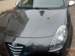 Grau Gebraucht 2014 Alfa Romeo Giulietta Turismo Limousine | 7.500 € (Guter Preis)