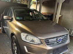 Beige Gebraucht 2016 Volvo XC60 Momentum SUV | 15.950 € (Fairer Preis)