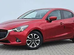 Rot / rubinrot Gebraucht 2016 Mazda 2 Limousine | 11.450 € (Teuer)