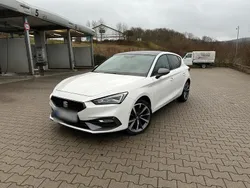Weiß Gebraucht 2021 Seat Leon FR Limousine | 20.850 € (Fairer Preis)