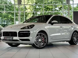 Grau Gebraucht 2023 Porsche Cayenne GTS SUV | 109.800 € (Teuer)