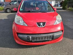 Rot Gebraucht 2008 Peugeot 107 Kleinwagen | 2.000 € (Fairer Preis)