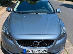 Blau Gebraucht 2018 Volvo V40 Kinetic Limousine | 15.999 € (Fairer Preis)