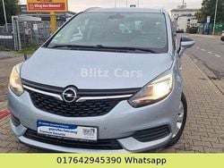 Silber Gebraucht 2017 Opel Zafira Edition Van / Kleinbus | 10.000 € (Fairer Preis)