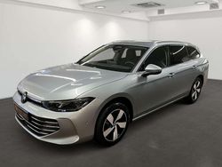 Oyster silver metallic Neu 2025 VW Passat Business Kombi | 60.064 €