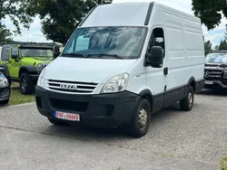 Weiß Gebraucht 2010 Iveco Massif | 5.900 €