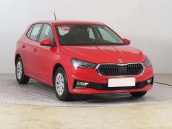 Velvetrot metallic Gebraucht 2024 Skoda Fabia Selection Limousine | 16.990 € (Guter Preis)