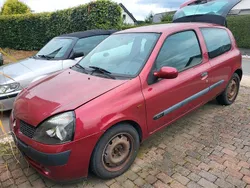 Rot Gebraucht 2002 Renault Clio II Kleinwagen | 650 € (Guter Preis)