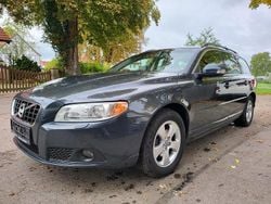 Grau Gebraucht 2009 Volvo V70 Momentum Kombi | 7.800 € (Fairer Preis)
