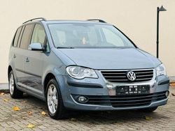 Grau Gebraucht 2009 VW Touran Highline Van / Kleinbus | 4.500 € (Guter Preis)