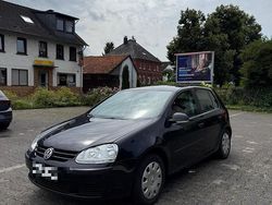 Schwarz Gebraucht 2008 VW Golf V Kleinwagen | 3.600 € (Fairer Preis)