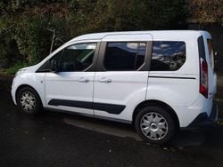 Weiß Gebraucht 2015 Ford Tourneo Connect Trend Van / Kleinbus | 5.500 € (Fairer Preis)
