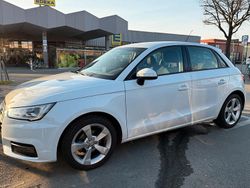 Weiß Gebraucht 2015 Audi A1 Sportback Kleinwagen | 14.900 €