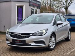 Silber Gebraucht 2016 Opel Astra Edition Limousine | 11.950 € (Guter Preis)