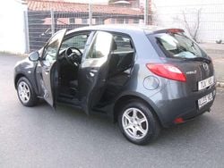 Grau Gebraucht 2010 Mazda 2 Limousine | 3.780 € (Fairer Preis)