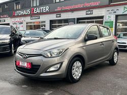 Grau Gebraucht 2013 Hyundai i20 Limousine | 5.690 € (Fairer Preis)