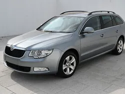 Grau Gebraucht 2012 Skoda Superb Ambition Limousine | 5.960 € (Fairer Preis)