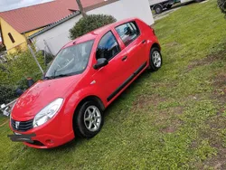Rot Gebraucht 2009 Dacia Sandero Kleinwagen | 3.000 €
