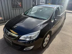 Saphirschwarz mineraleffekt Gebraucht 2010 Opel Astra Edition Kombi | 2.450 € (Guter Preis)