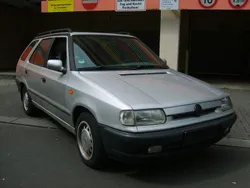 Silber Gebraucht 1998 Skoda Felicia Kombi | 390 €