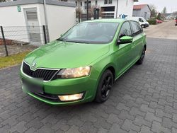 Grün Gebraucht 2017 Skoda Rapid Kombi | 5.800 € (Fairer Preis)