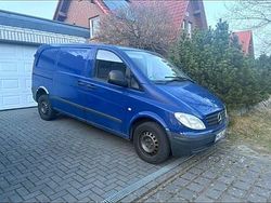 Blau Gebraucht 2006 Mercedes Vito Van / Kleinbus | 2.300 €