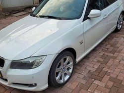 Weiß Gebraucht 2011 BMW 320 Kombi | 6.400 € (Fairer Preis)