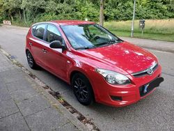 Rot Gebraucht 2009 Hyundai i30 Comfort Limousine | 2.100 € (Guter Preis)