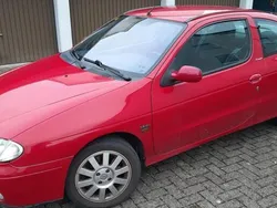 Rot Gebraucht 2001 Renault Mégane Coupé Expression Coupé | 1.350 €