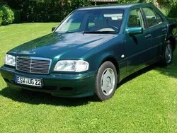 Grün Gebraucht 1999 Mercedes C180 Limousine | 3.800 € (Fairer Preis)