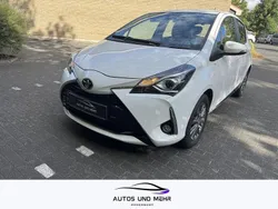 Weiß Gebraucht 2017 Toyota Yaris Comfort Limousine | 9.999 € (Guter Preis)