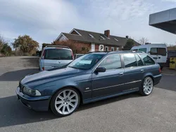 Grau Gebraucht 2000 BMW 528 Kombi | 19.500 €