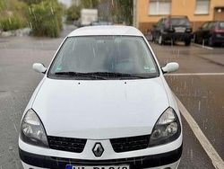 Weiß Gebraucht 2005 Renault Clio II Kleinwagen | 1.500 € (Guter Preis)