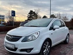 Weiß Gebraucht 2010 Opel Corsa Color Edition Coupé | 3.000 € (Fairer Preis)