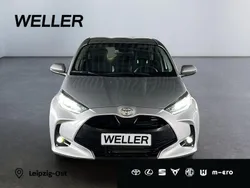 Silber Gebraucht 2023 Toyota Yaris Team Kleinwagen | 16.990 € (Guter Preis)