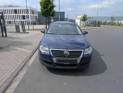Blau Gebraucht 2009 VW Passat Kombi | 1.990 € (Fairer Preis)