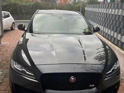 Grau Gebraucht 2017 Jaguar F-Pace First Edition SUV | 29.500 €
