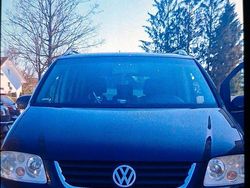 Schwarz Gebraucht 2003 VW Touran Van / Kleinbus | 3.599 € (Etwas zu teuer)
